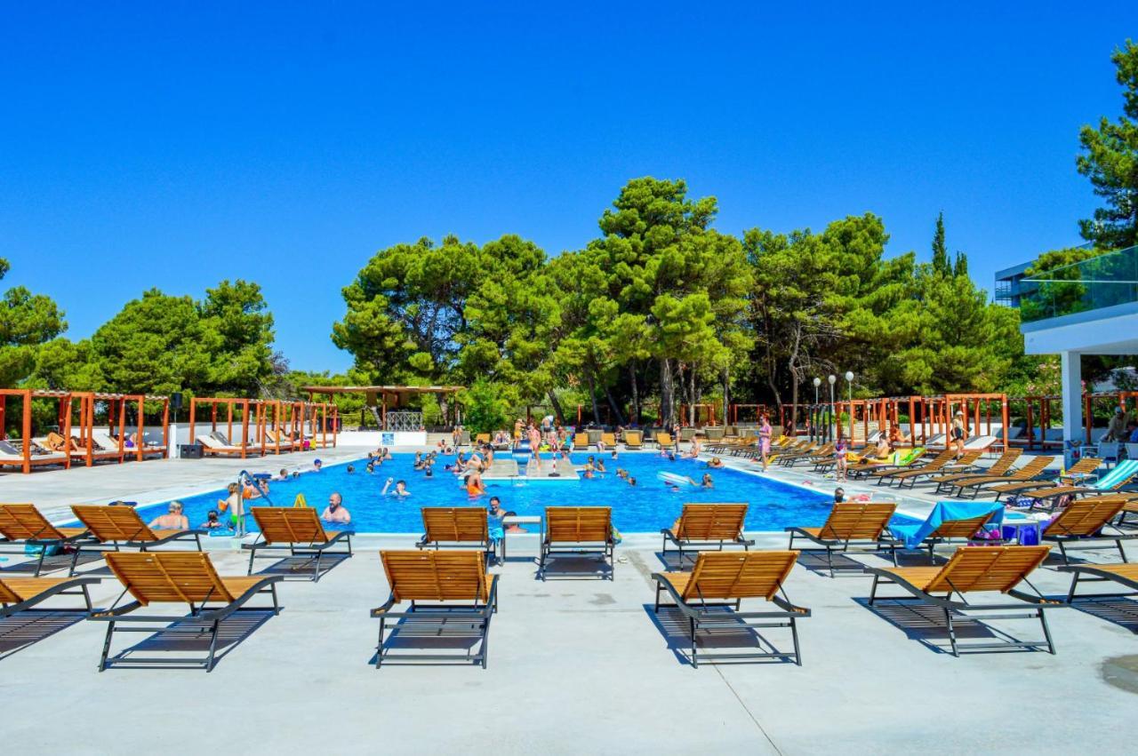 Hotel Croatia Camp Premium à Vodice Extérieur photo