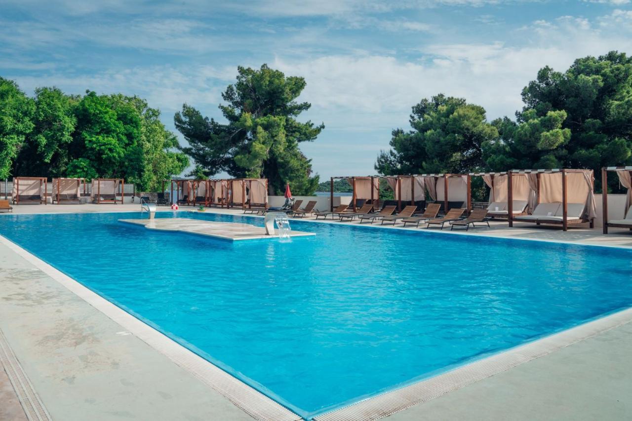 Hotel Croatia Camp Premium à Vodice Extérieur photo