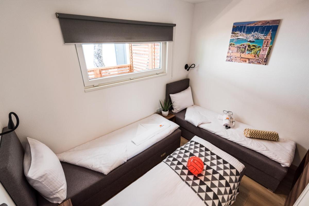 Hotel Croatia Camp Premium à Vodice Extérieur photo